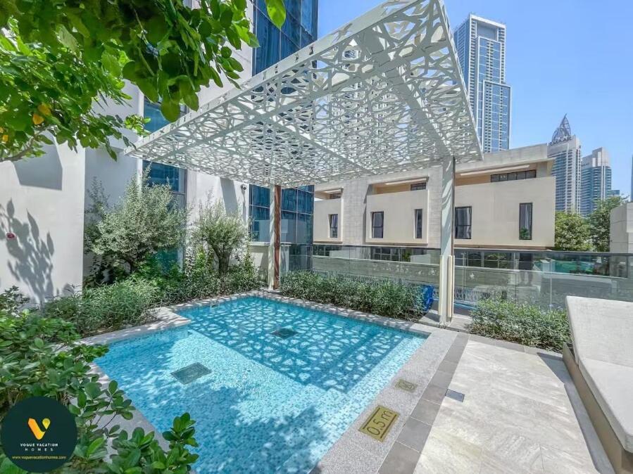 Vogue 30th Floor Skyline View With Balcony Near To Burj Khailfa And Mall, Act One By Emaar, Downtown Dubai, Sheikh Mohammed Bin Rashid Boulevard Apartment Dubai